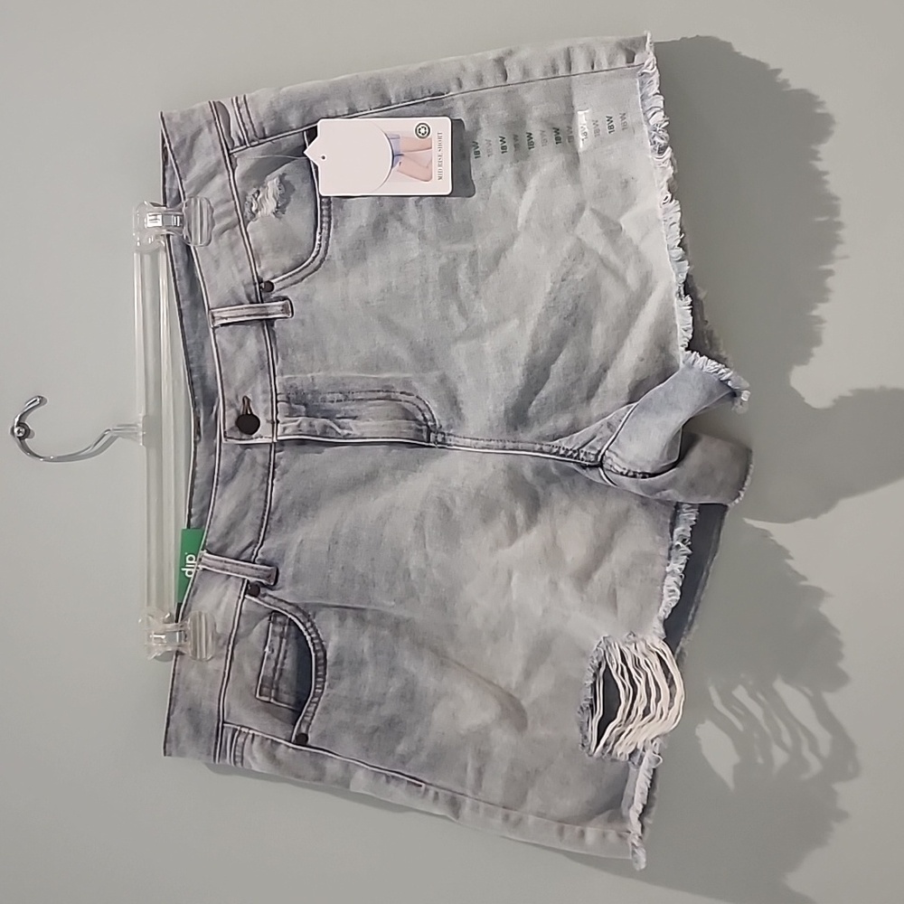 Mid Rise Shorts - Picture 1 of 6